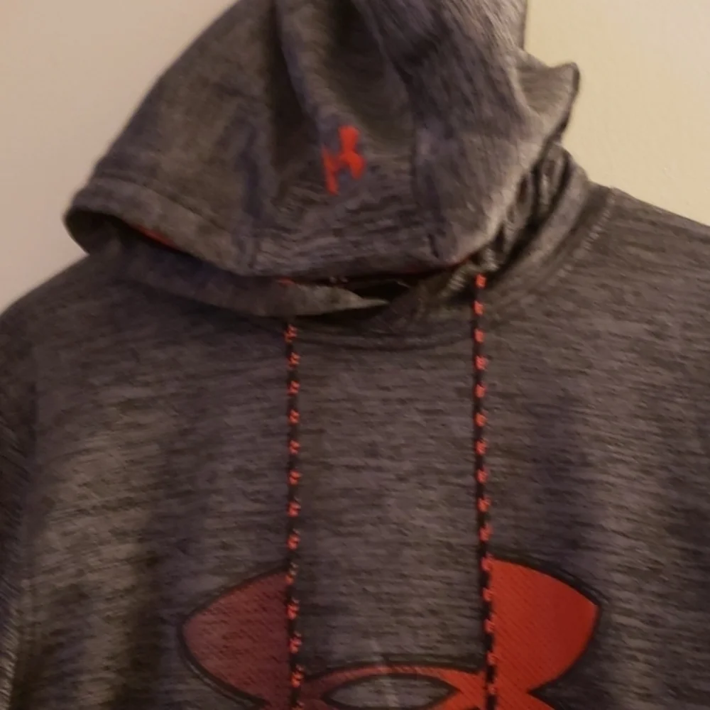 Under‎ Armour Large Hoodie